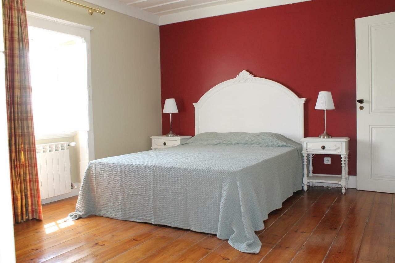 Bed and Breakfast Quinta Do Outeiro Вила-Нова-ди-Пояриш Экстерьер фото